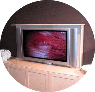 Musterring Multimedia Möbel und Sharp LCD-Fernseher bilden die Medien-Zentrale im Wohnzimmer